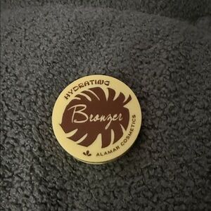 Alamar Cosmetics Hydrating Bronzer - Cream and Brown